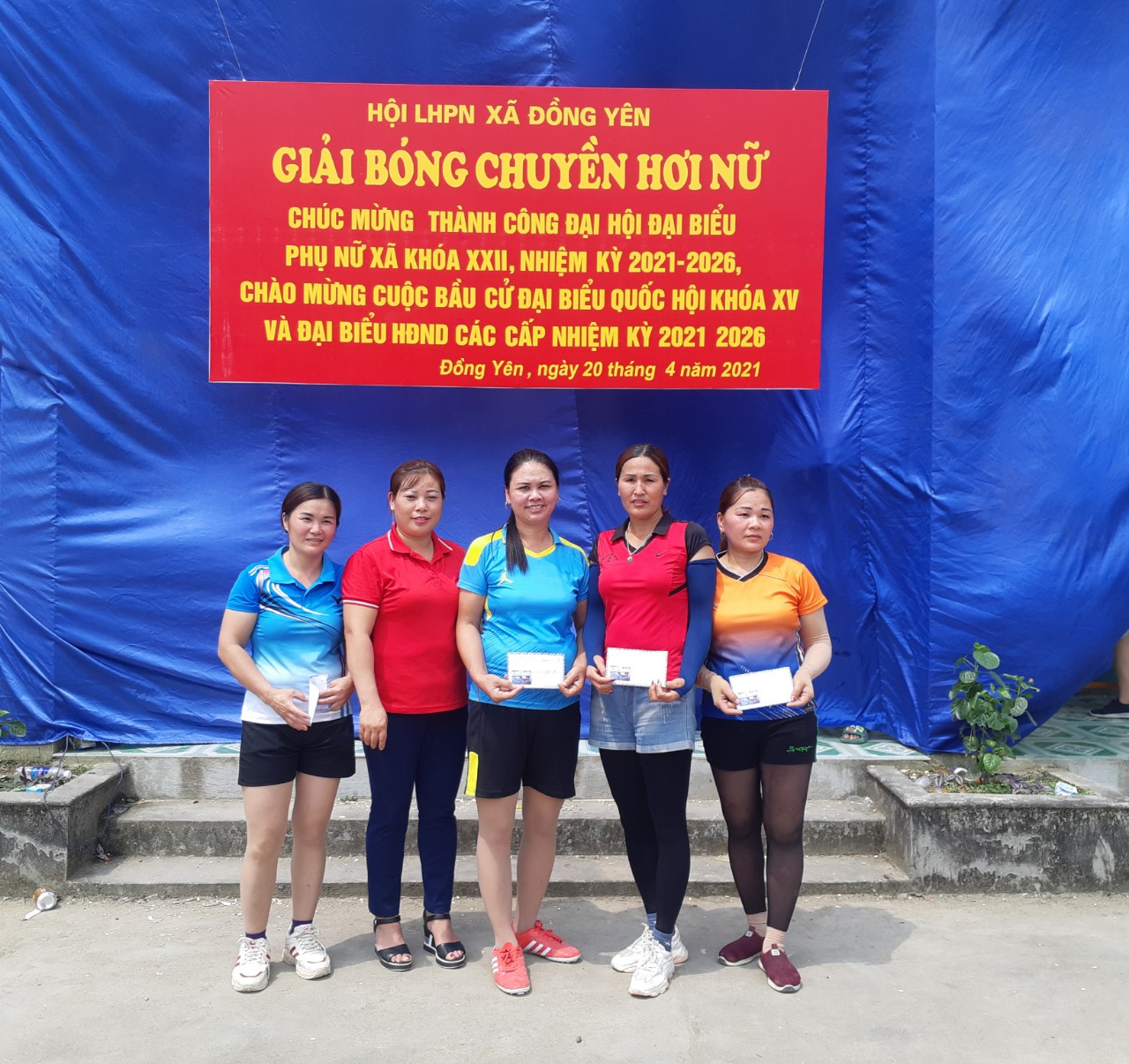 Bế mạc giải bóng chuyền hơi nữ xã Đồng Yên chào mừng thành công đại hội hội LHPN xã khóa XXII, nhiệm kỳ 2021 – 2026